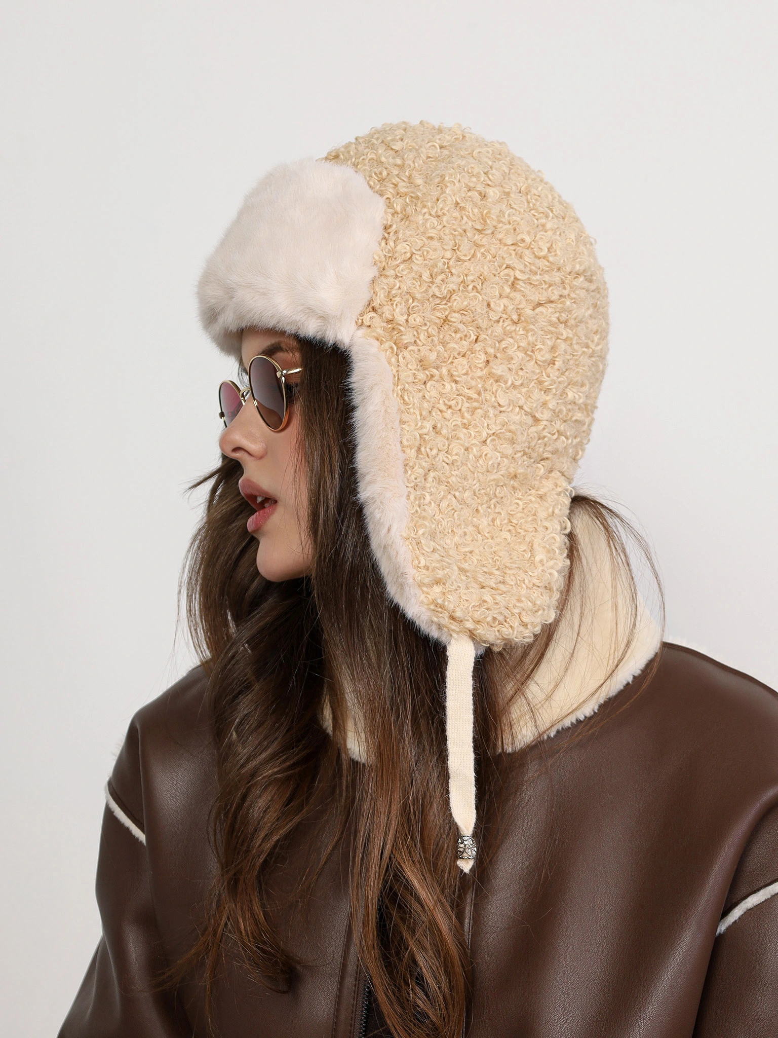 Шапка-ушанка с меховым козырьком в ассортименте